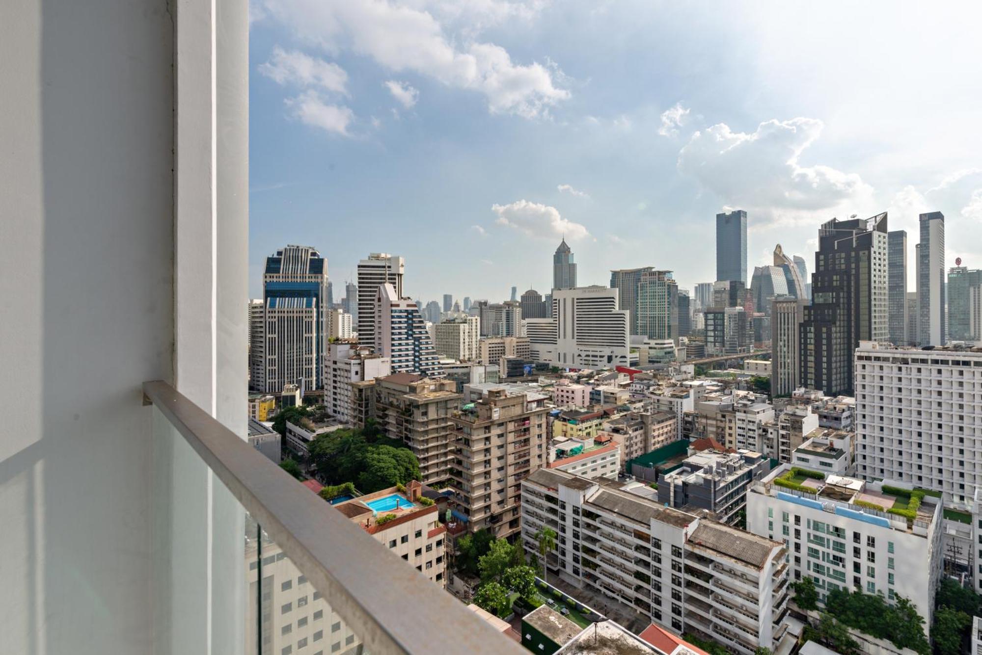 Апартаменты The Echelon Sukhumvit 11 By Lefoyer Бангкок Экстерьер фото