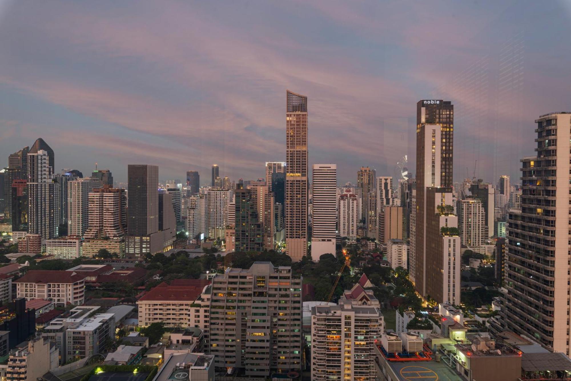 Апартаменты The Echelon Sukhumvit 11 By Lefoyer Бангкок Экстерьер фото