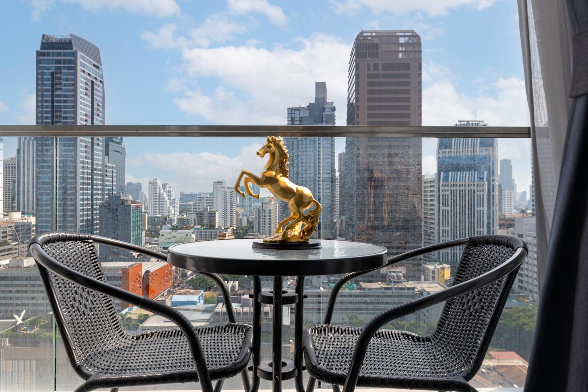 Апартаменты The Echelon Sukhumvit 11 By Lefoyer Бангкок Экстерьер фото